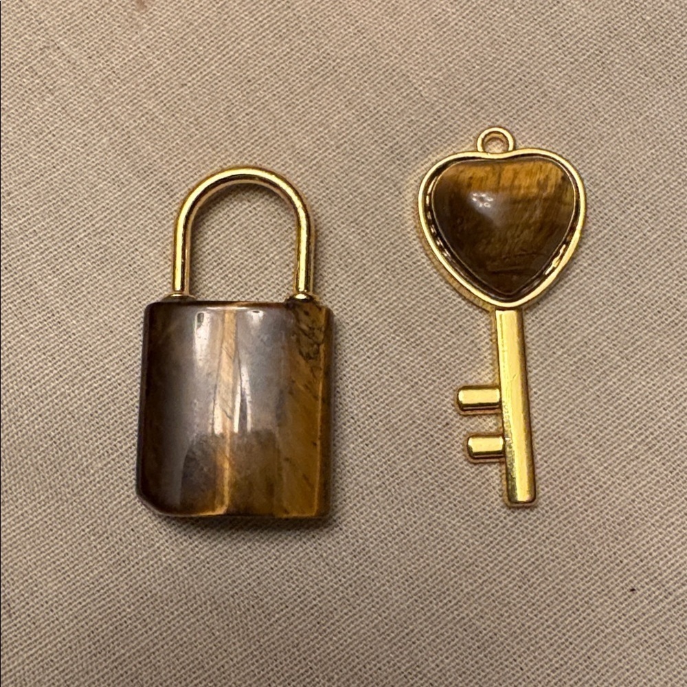 🆕 Gold & Brown Heart Key and Lock Charm Set